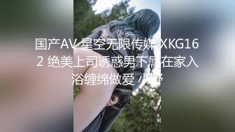 乌龟男看着单男狂插老婆内心欢喜无比