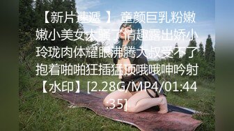 美娜非常nice时尚~美女配上高端场地还挺吸睛的~