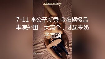   火辣模特家里花洒头坏了找师傅来维修勾引他在浴室里草逼