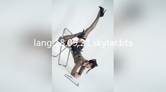 北京南站黑紗裙美女上電梯時白內內被抄了