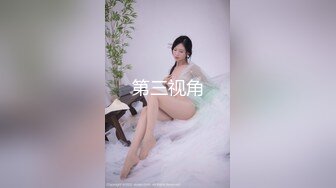 色魔摄影师约美女模特酒店开房私拍 穿上各种丝袜拨开小鲍鱼