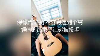 《精品推荐❤️极品厕拍》学生餐厅女洗手间全景高清偸拍超多青春漂亮小姐姐大小便❤️形态各异~但多数都有点上火尿黄