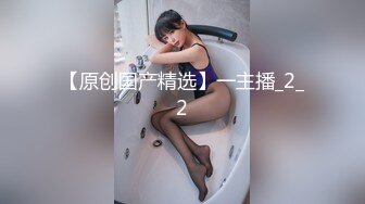   爸爸草烂我颜值不错的小妞开档黑丝情趣跟小哥激情性爱，让小哥草了骚穴草菊花干到冒白浆，淫声荡语道具抽插