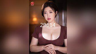 知性美女小網紅戀兮 長的很耐看 換上各種情趣內衣褲自慰誘惑 粉嫩大胸部小穴很小很粉應該很少被開發