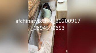 校花级清秀小美女苗条美腿跨坐在腿上搂住脖子亲吻，极品翘臀啪啪抽送碰撞后入操